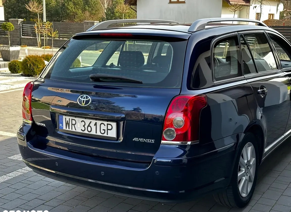 Toyota Avensis cena 18700 przebieg: 260000, rok produkcji 2006 z Radom małe 466